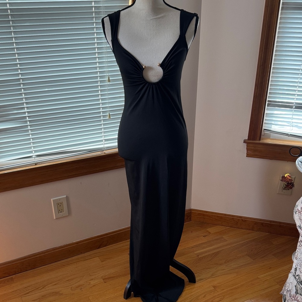 Black Open-Back Maxi Dress with Ring Detail - Picture 3 of 3